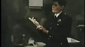 Ibu berbaring di pen ...