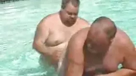 Aku Memberinya panta ...