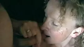 Seorang gadis dengan ...