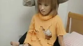 Gadis dengan orang y ...