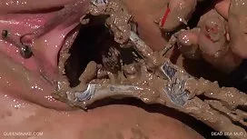 Sa dubur seorang gad ...