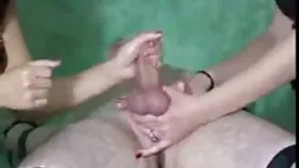 Berwarna gangsa yang ...